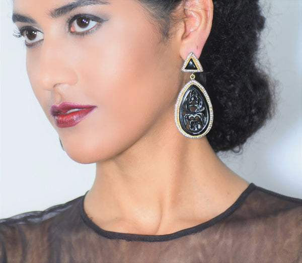 Onyx baroque dangling earrings