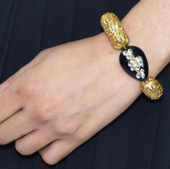 Interlaced Metal Flower Bracelet